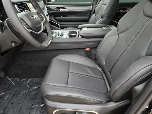 New 2026 Jeep Grand Wagoneer Limited AWD/4WD image 16