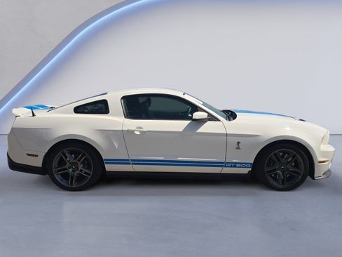 Used 2010 Ford Mustang Shelby GT500 RWD image 7