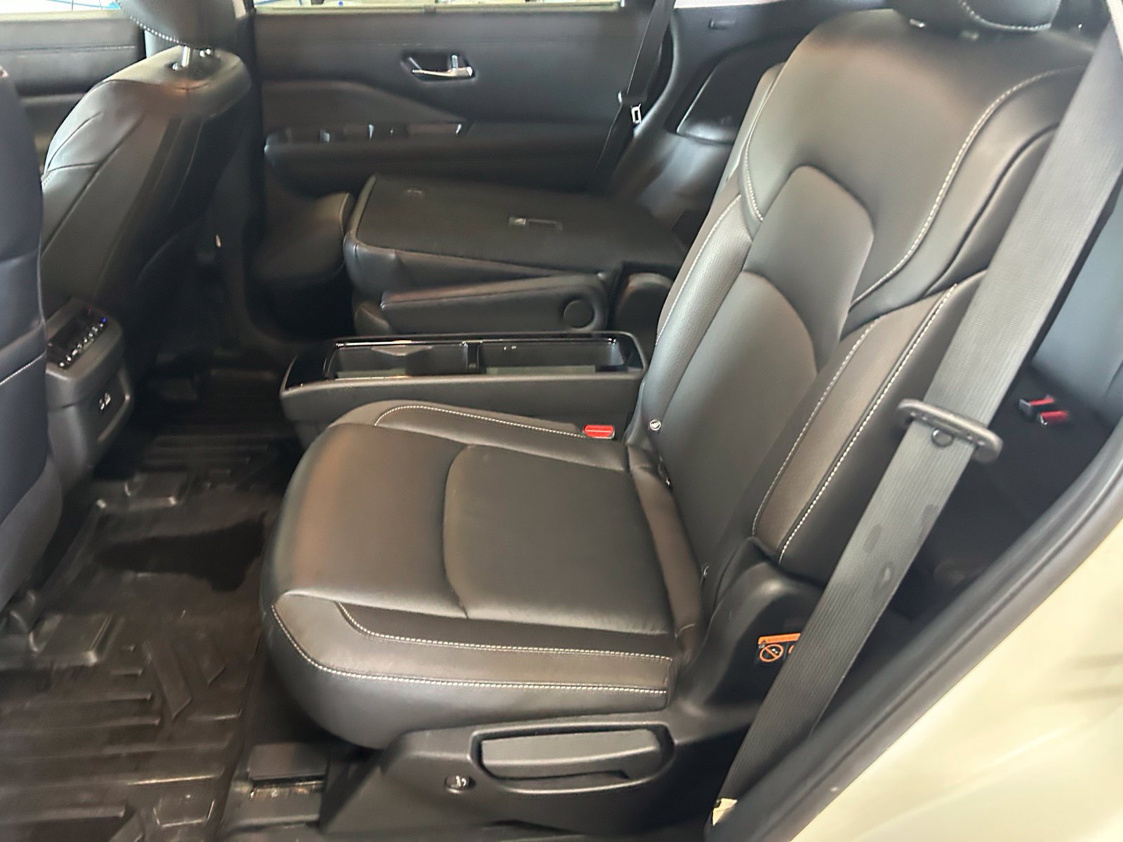 Used 2023 Nissan Pathfinder SL w/ SL Premium Package AWD/4WD image 25