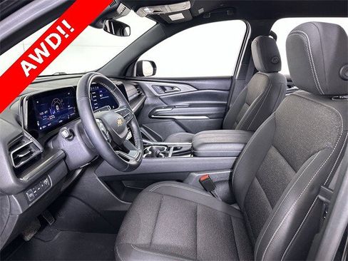 Used 2024 Chevrolet Traverse LT image 20