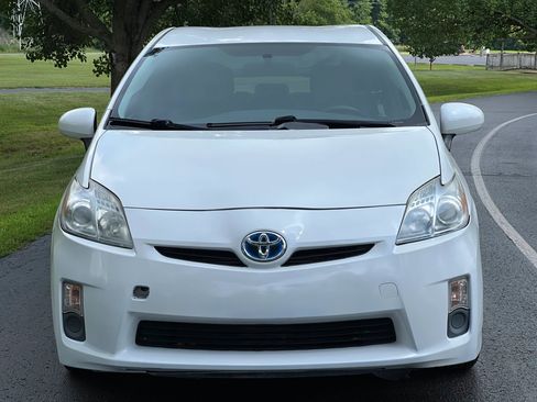 Used 2010 Toyota Prius Three image 2