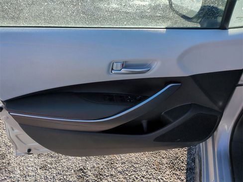 Used 2024 Toyota Corolla SE w/ SE Premium Package image 7