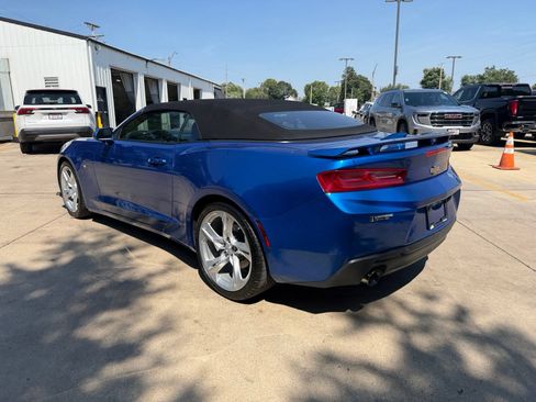 Used 2018 Chevrolet Camaro LT RWD image 14
