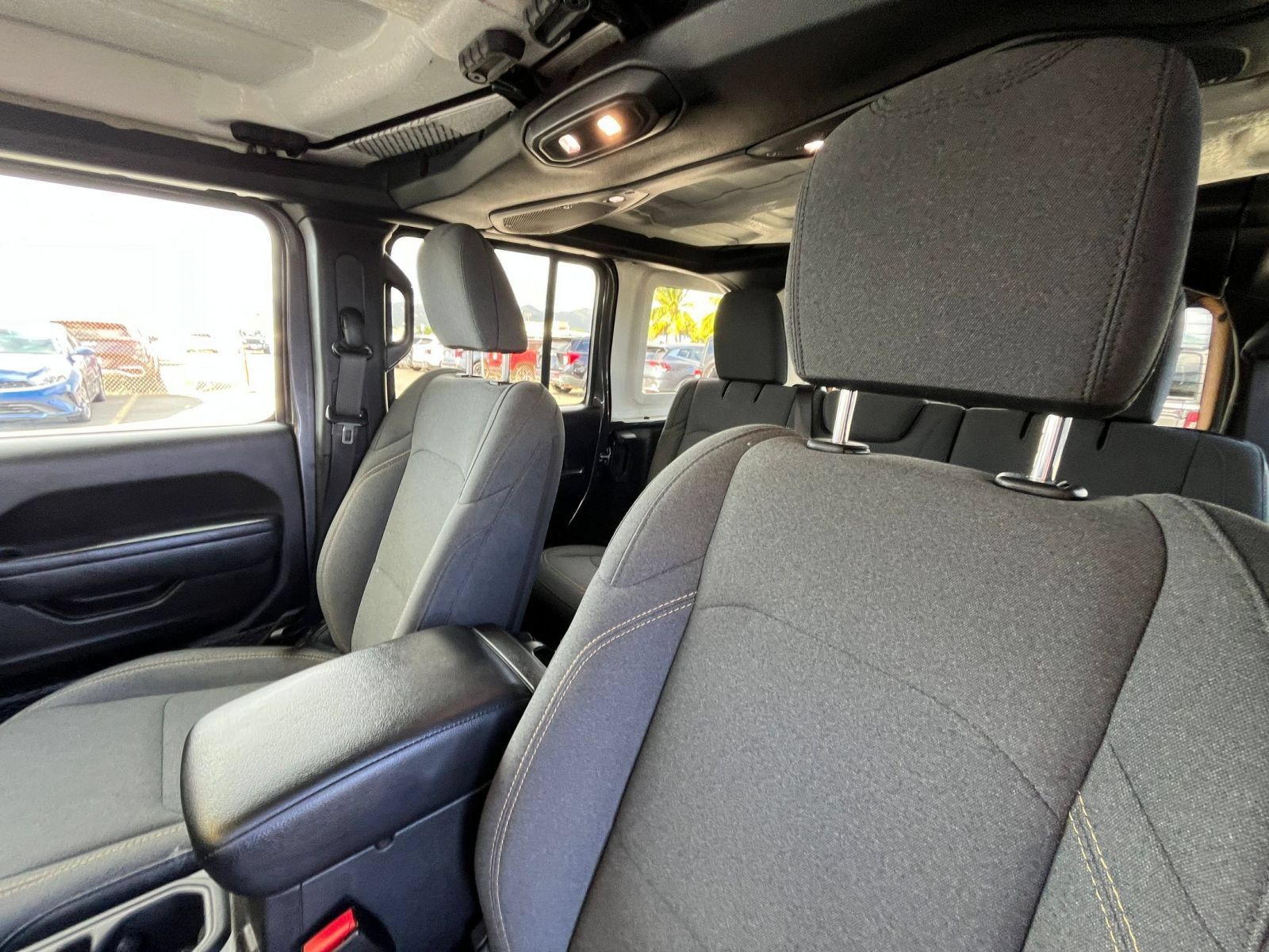 Used 2025 Jeep Wrangler Unlimited Sport AWD/4WD image 34