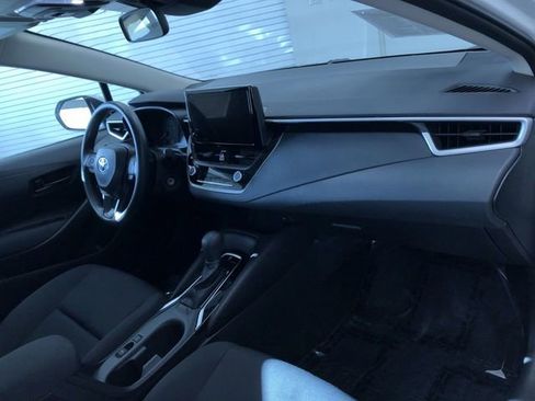 Used 2025 Toyota Corolla LE image 23
