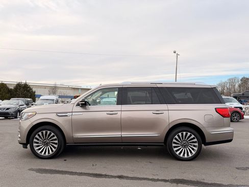 Used 2019 Lincoln Navigator L Reserve image 11