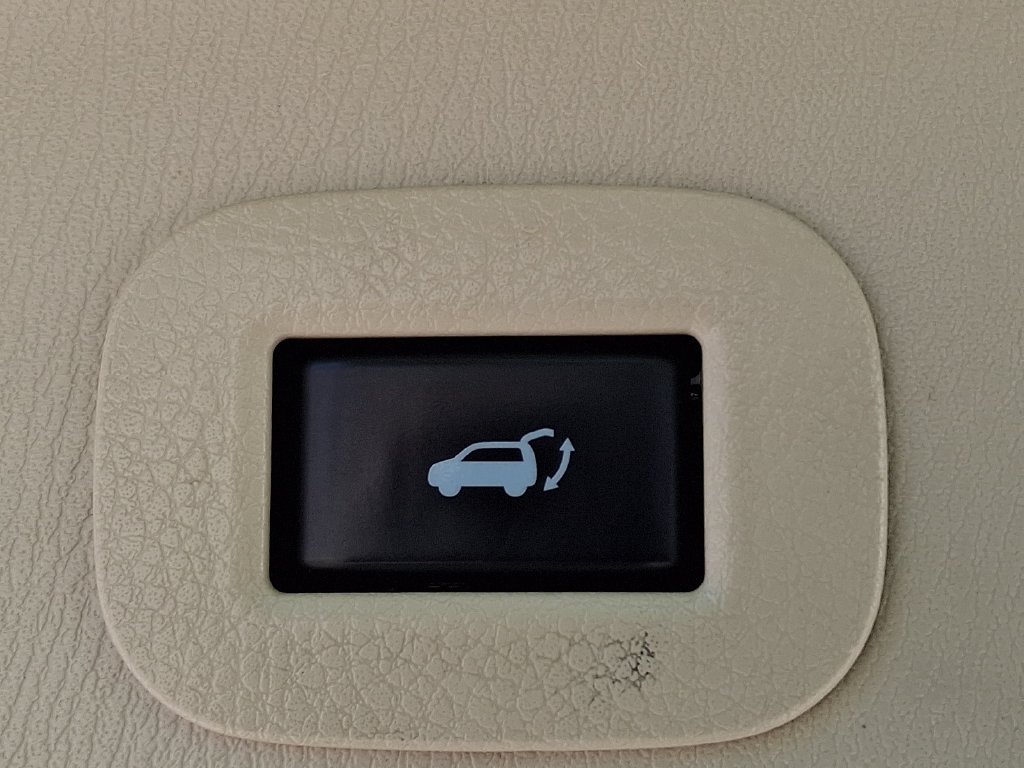 Used 2022 INFINITI QX80 Luxe w/ Cargo Package AWD/4WD image 29