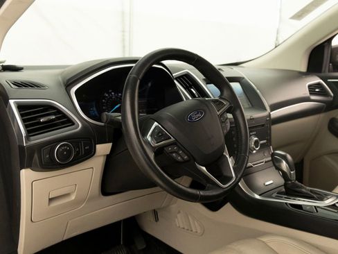 Used 2017 Ford Edge Titanium w/ Equipment Group 301A AWD/4WD image 15
