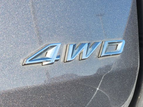 Used 2022 Ford Explorer XLT w/ Equipment Group 202A image 13