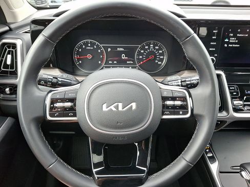 Certified 2023 Kia Sorento X-Line EX image 19