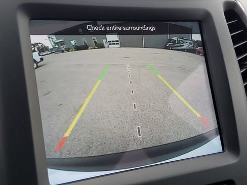 Used 2022 Jeep Cherokee Latitude Lux AWD/4WD image 17
