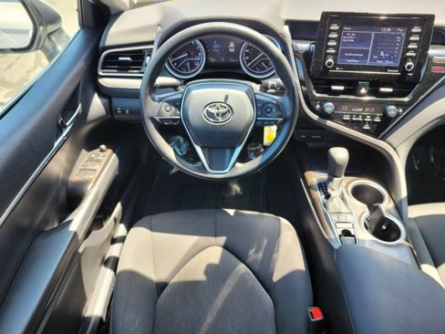 Used 2022 Toyota Camry LE AWD/4WD image 11