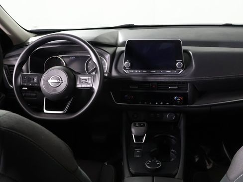 Used 2024 Nissan Rogue SV image 28