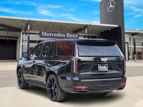 Used 2025 Cadillac Escalade Sport Platinum image 4