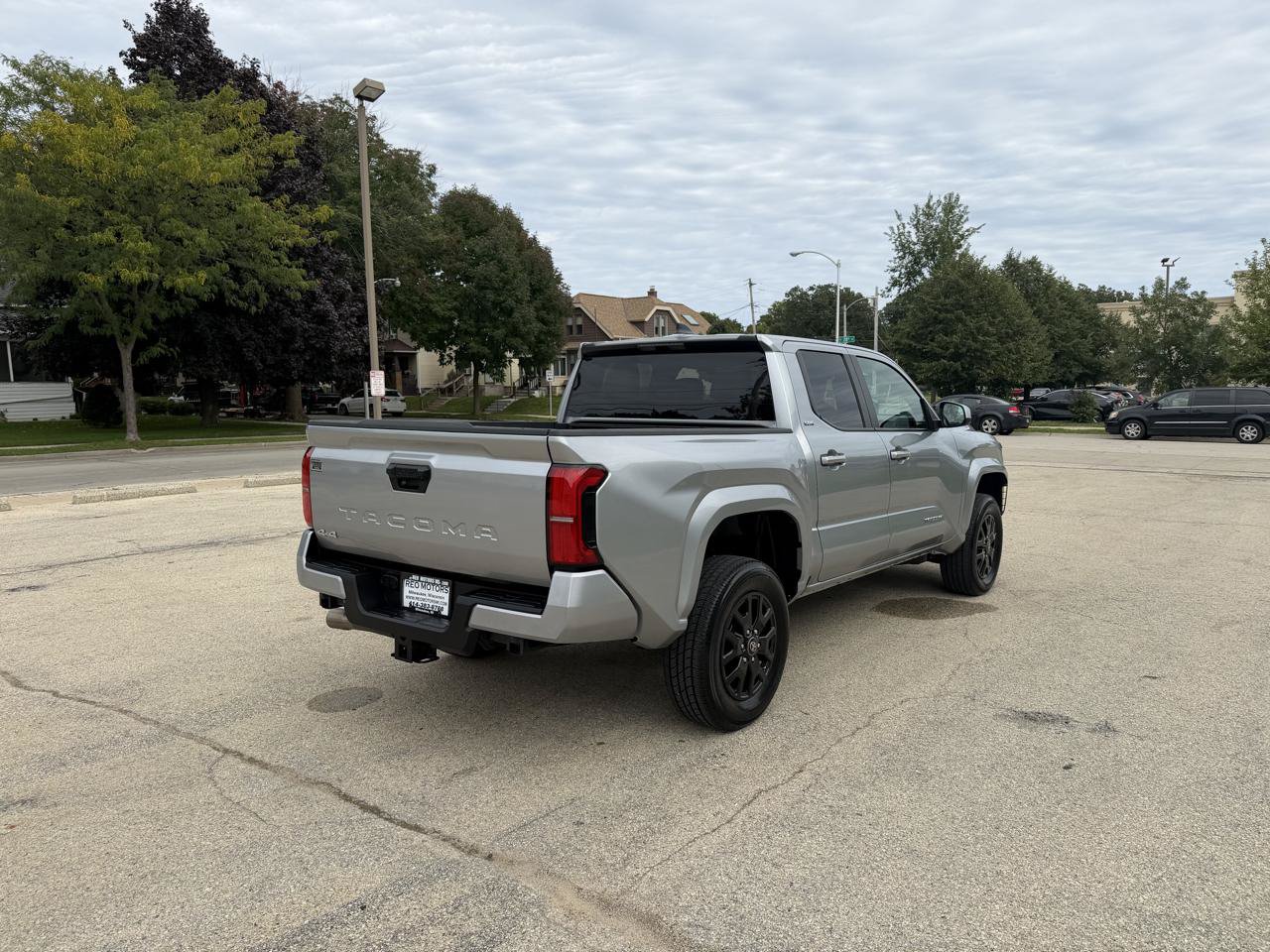 Used 2024 Toyota Tacoma SR5 AWD/4WD image 7
