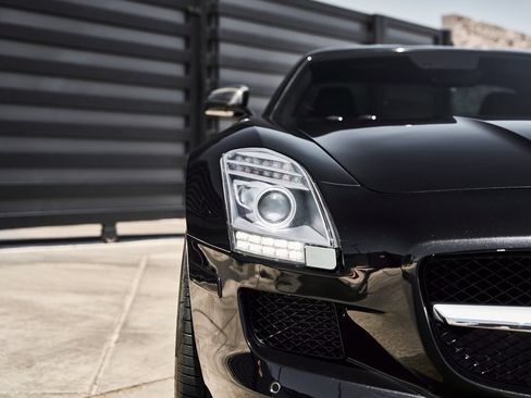 Used 2012 Mercedes-Benz SLS AMG Coupe image 9