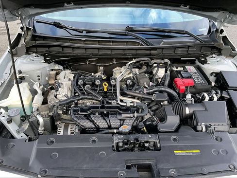 Used 2024 Nissan Altima 2.5 SV FWD image 9