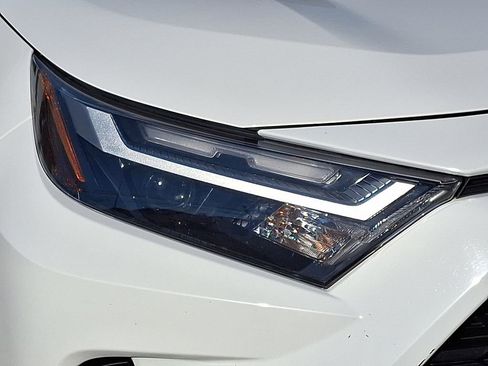 Used 2023 Toyota RAV4 LE image 10