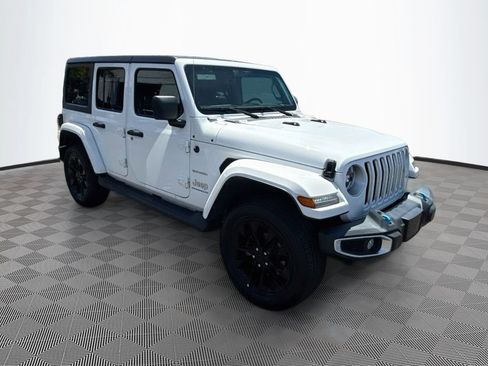 Used 2023 Jeep Wrangler Unlimited Sahara w/ Cold Weather Group AWD/4WD image 4