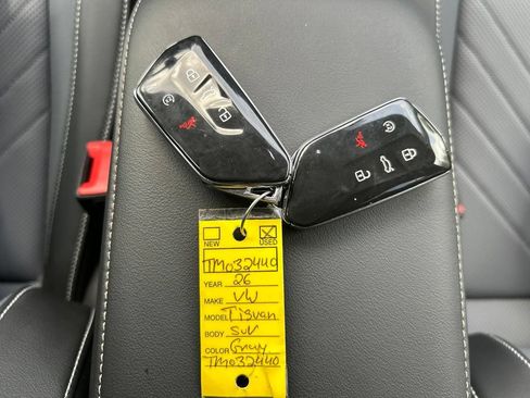 Certified 2026 Volkswagen Tiguan SE FWD image 60