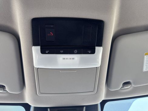 Used 2025 Nissan Rogue SV FWD image 28