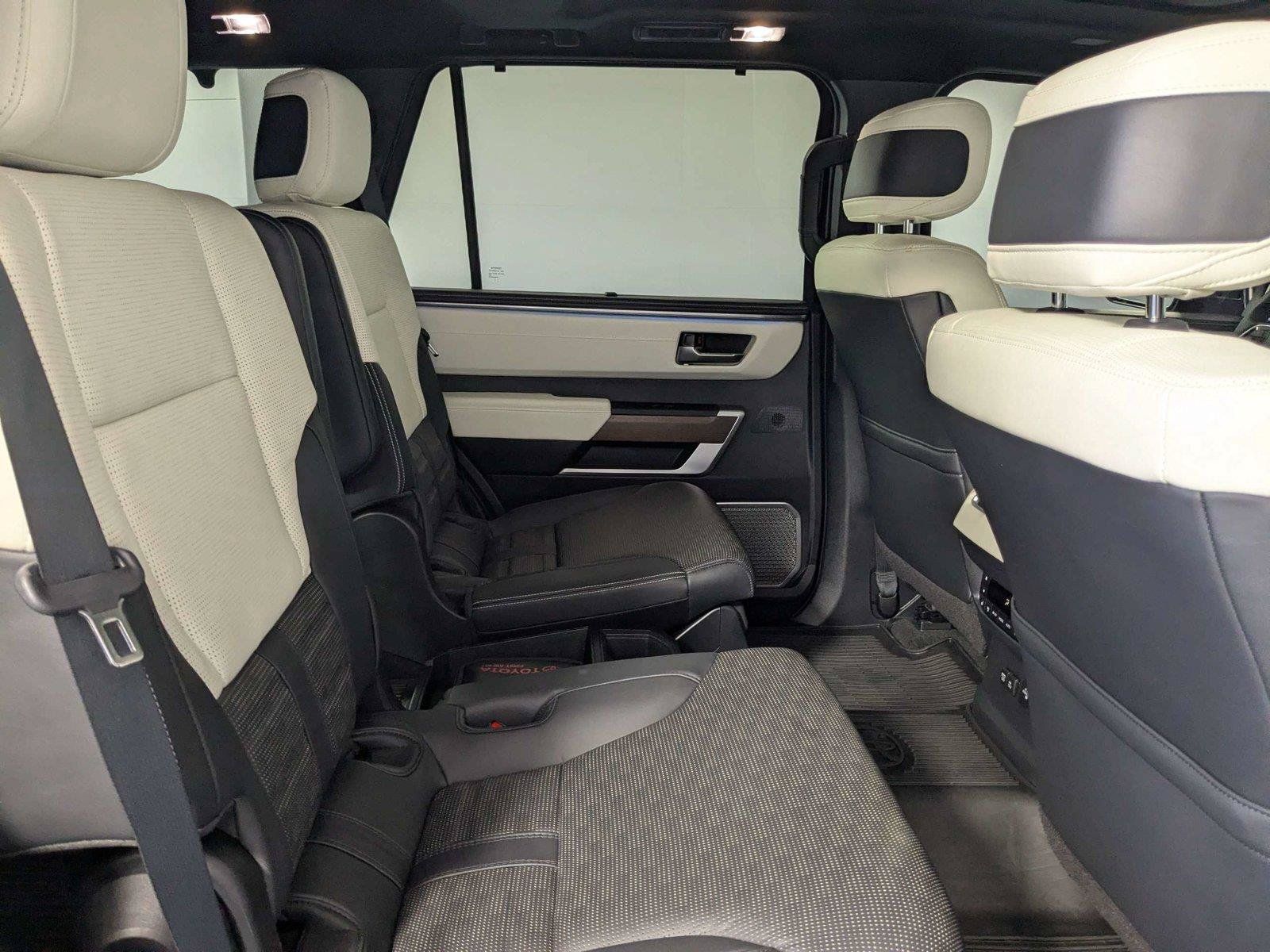 Used 2023 Toyota Sequoia Capstone AWD/4WD image 27