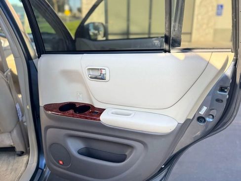 Used 2006 Toyota Highlander Sport image 11