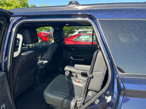 Used 2024 Toyota Sequoia Platinum AWD/4WD image 10
