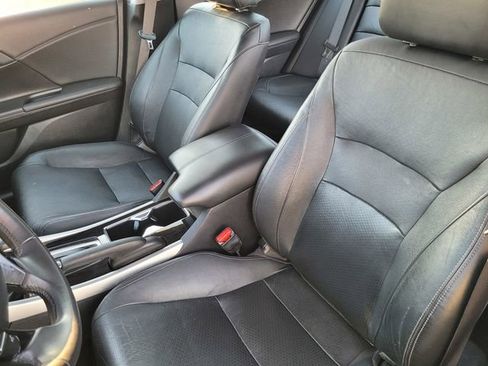 Used 2017 Honda Accord EX-L image 11