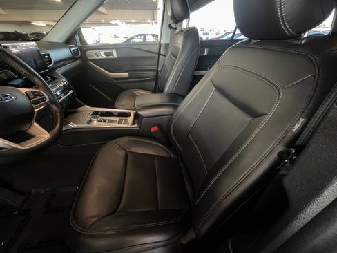 Used 2023 Ford Explorer Limited image 28