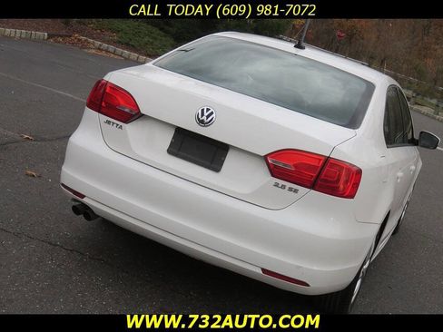 Used 2011 Volkswagen Jetta SE image 22