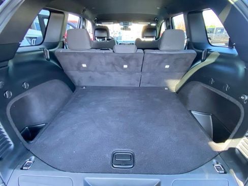 Used 2018 Jeep Grand Cherokee Laredo image 28