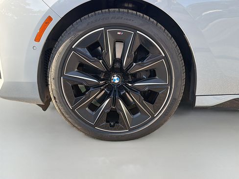 Used 2023 BMW 760i xDrive w/ Executive Package AWD/4WD image 41