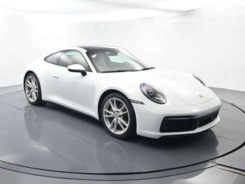 Certified 2022 Porsche 911 Carrera image 17