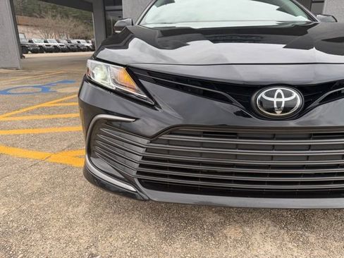 Used 2023 Toyota Camry LE w/ Convenience Package image 9