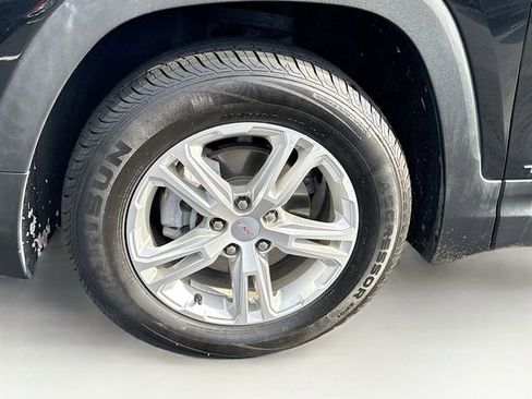 Used 2022 GMC Terrain SLE image 30