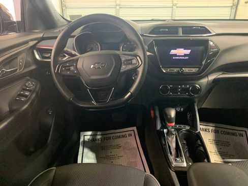 Used 2023 Chevrolet TrailBlazer RS w/ Sun and Liftgate Package image 4