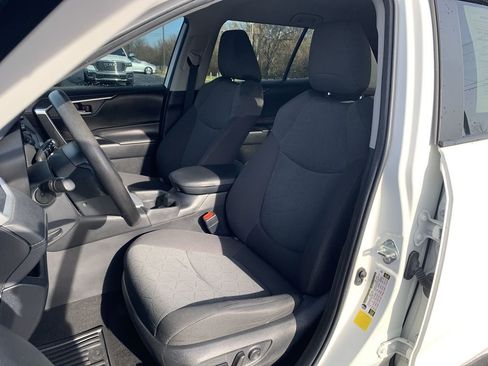Used 2020 Toyota RAV4 XLE image 13