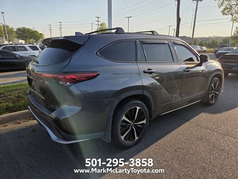 Used 2022 Toyota Highlander XSE FWD image 4