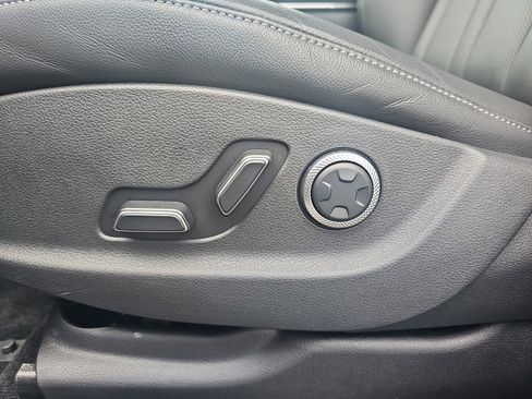 Used 2025 Genesis GV80 2.5T Standard image 15