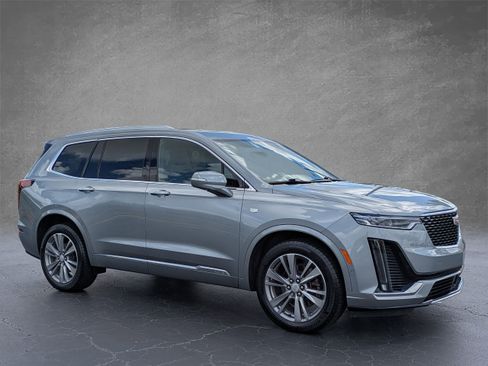 Used 2025 Cadillac XT6 Premium Luxury w/ Platinum Package AWD/4WD image 7