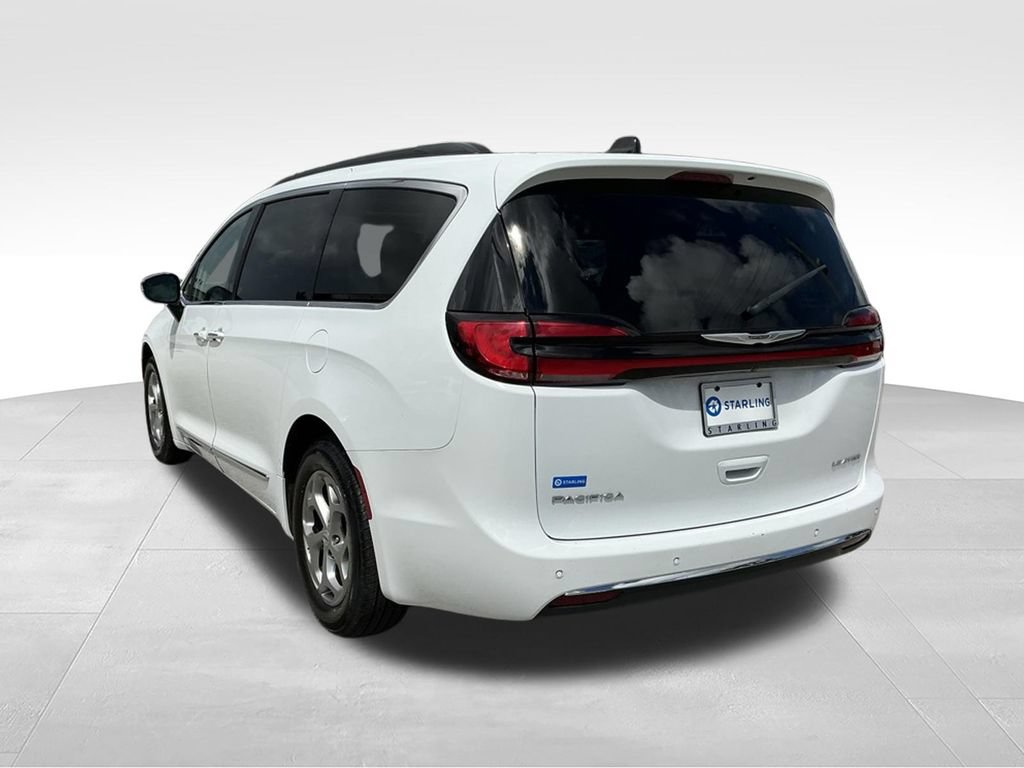 Used 2023 Chrysler Pacifica Limited FWD image 5