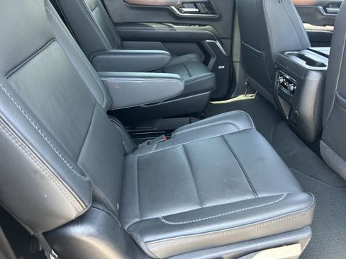 Certified 2025 GMC Yukon XL Denali AWD/4WD image 14