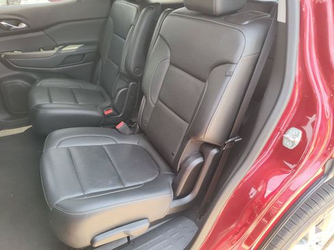 Used 2023 GMC Acadia SLT AWD/4WD image 26