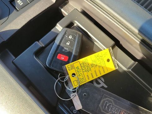 Used 2022 Toyota Highlander XSE image 36