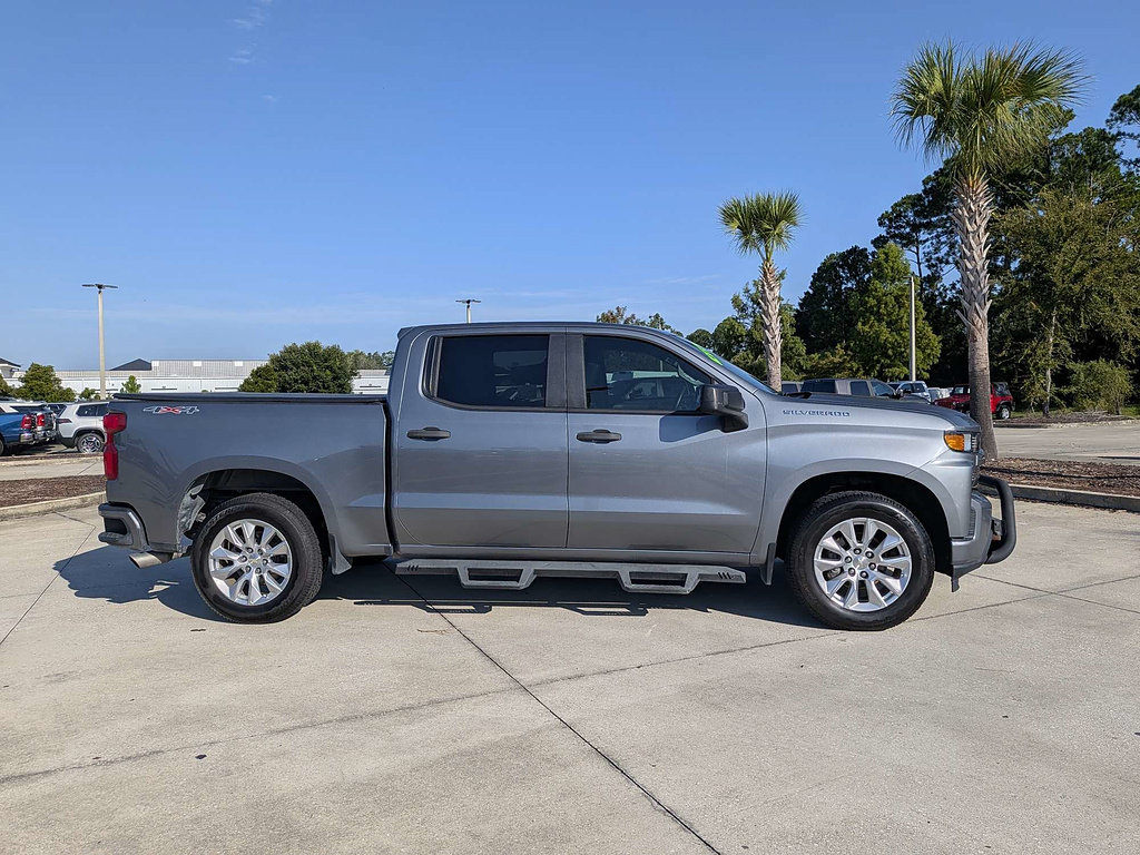 Used 2019 Chevrolet Silverado 1500 Custom w/ Custom Value Package AWD/4WD image 2