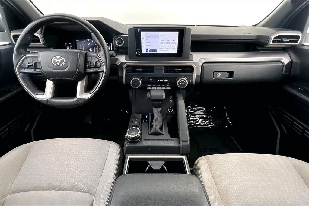Used 2025 Toyota 4Runner SR5 AWD/4WD image 18