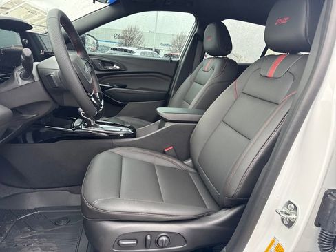 New 2026 Chevrolet Trax RS w/ Sunroof Package image 17