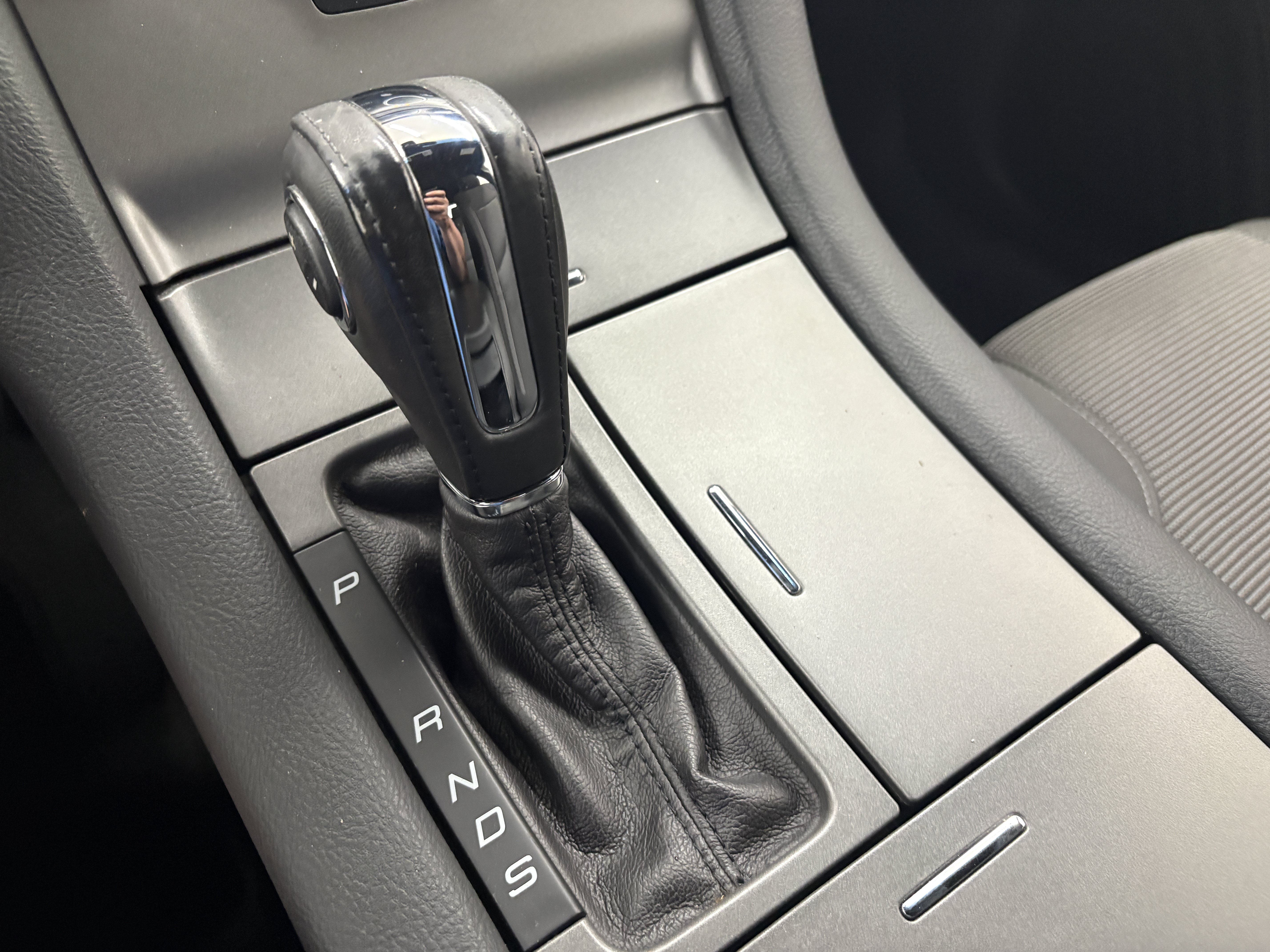 Used 2015 Ford Taurus SEL FWD image 18