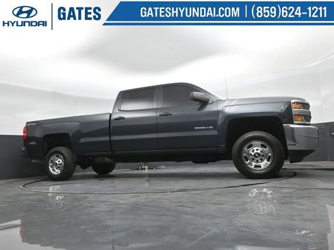 Used 2017 Chevrolet Silverado 2500 W/T AWD/4WD image 34
